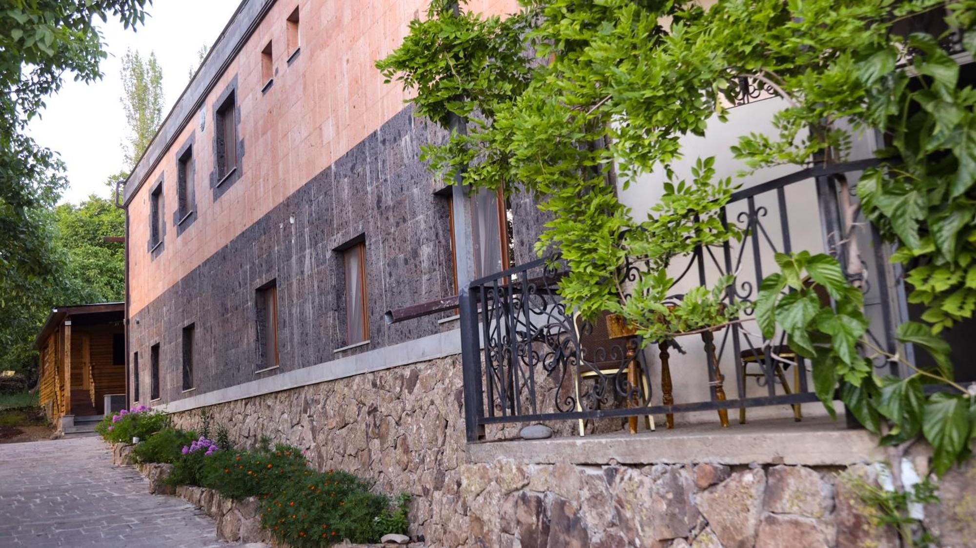 Old Byurakan Gouest House Екстер'єр фото